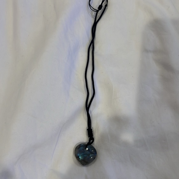 Beautiful heart shaped labradorite necklace - Picture 2 of 3
